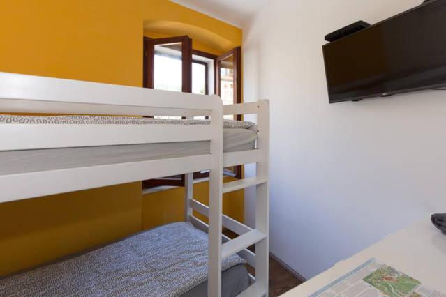 Hostel Kvarner- Private Rooms & Dorms Rijeka Buitenkant foto