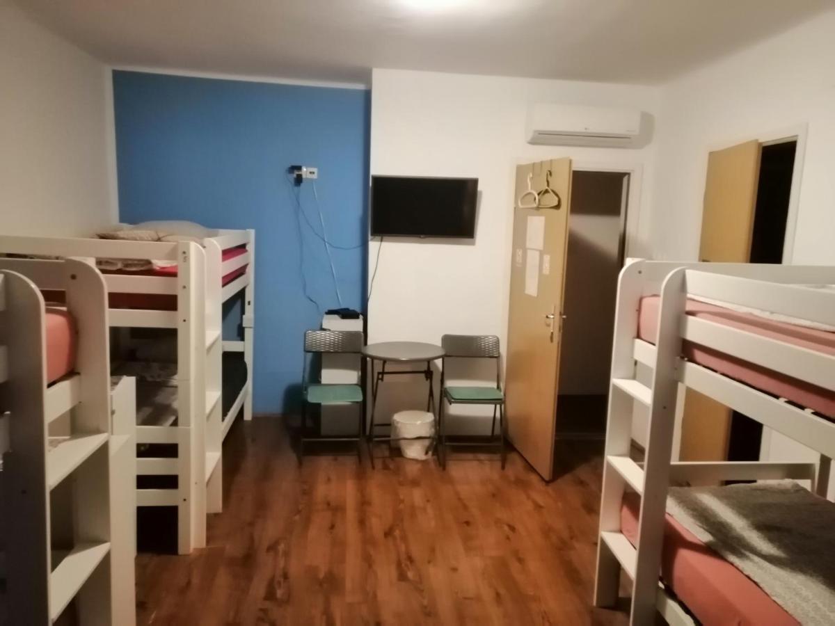 Hostel Kvarner- Private Rooms & Dorms Rijeka Buitenkant foto