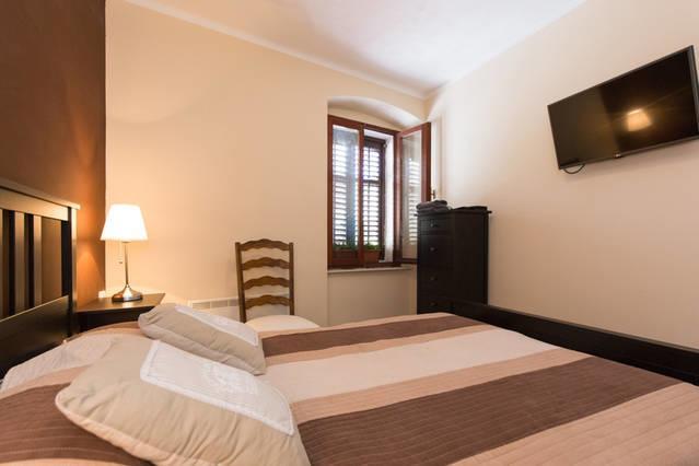 Hostel Kvarner- Private Rooms & Dorms Rijeka Buitenkant foto